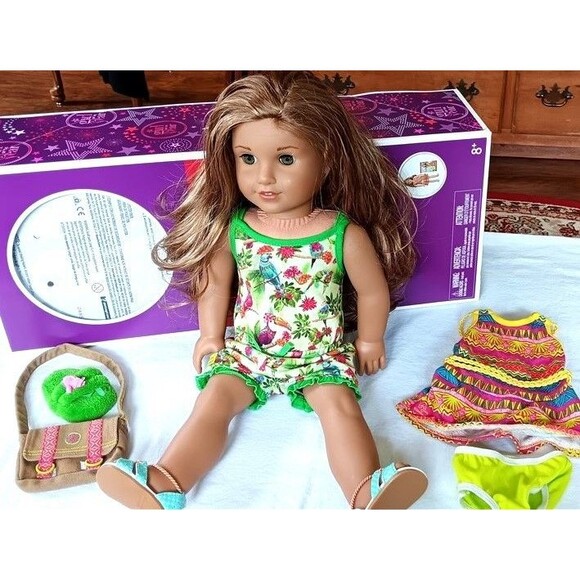 American Girl Doll Lea Clark 18" w/ Outfits & Accessories in Box 2016 Girl Year - Picture 1 of 8